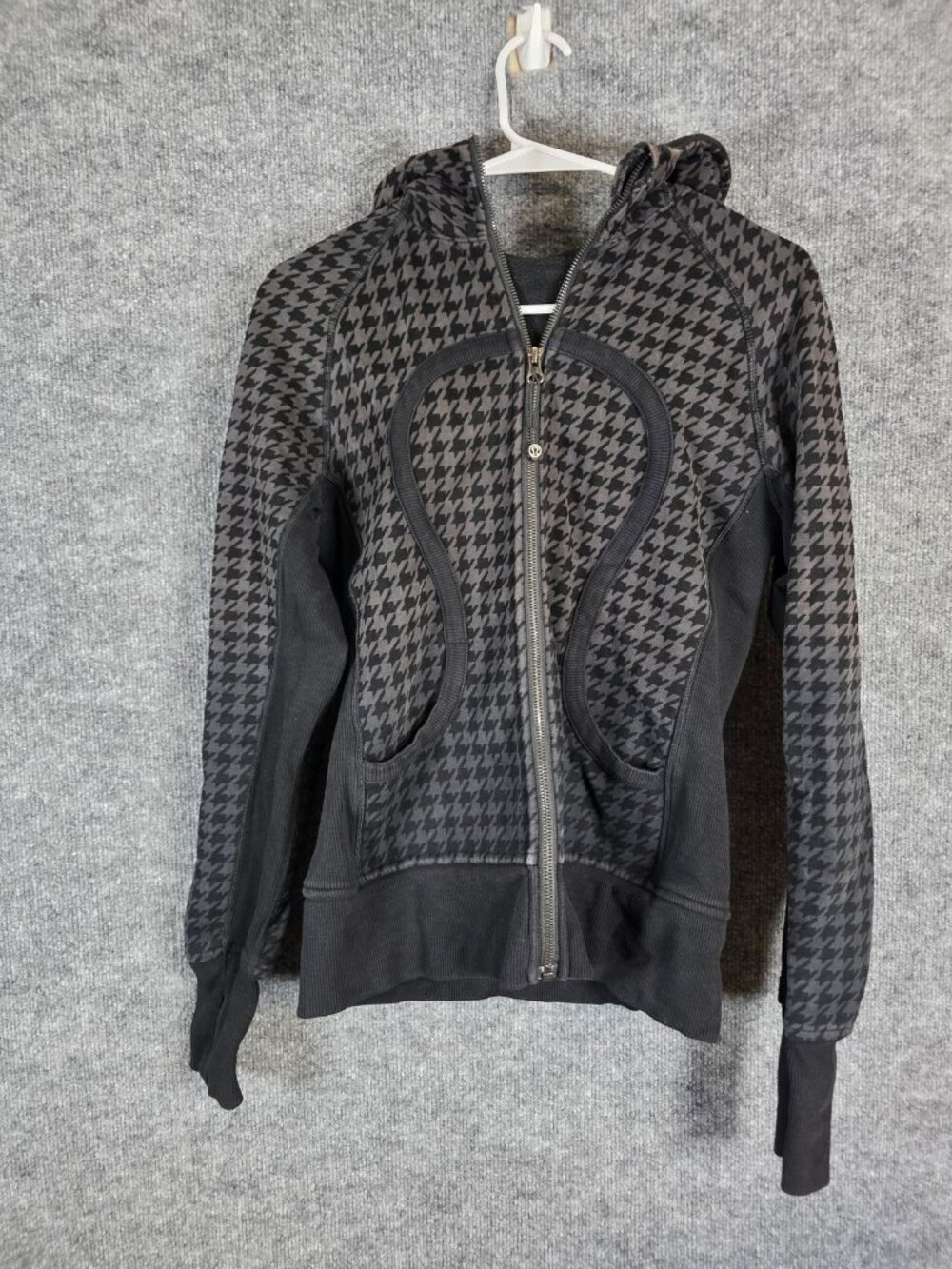 Lululemon Scuba Hoodie Womens 8 Gray Houndstooth Full Zip Thumbholes Fleece